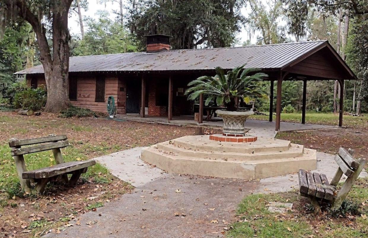 The historic cottage in Juliette Low Park, for which the Gordonston Art Fair is a fundraiser.