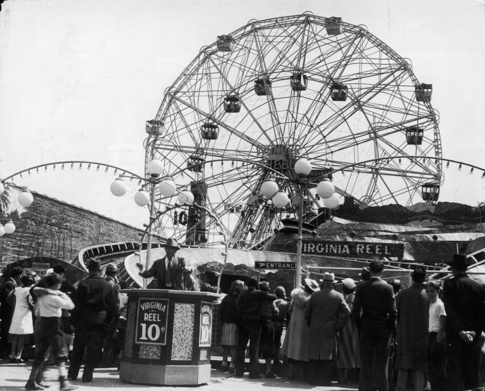 1920: Wonder Wheel, Coney Island, New York