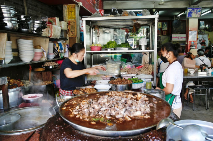 泰國曼谷｜郭炎松 (牛肉/羊肉湯) Wattana Panich