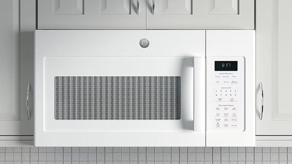 Prepare your favorite leftovers with the help of top-rated microwaves on sale for Black Friday.