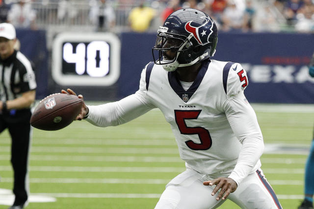 Houston Texans quarterback Tyrod Taylor (5) throw a pass against