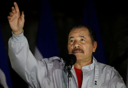 Daniel Ortega, Nicaragua's current president and presidential candidate from the ruling Sandinista National Liberation Front, speaks to the media after casting his vote at a polling station during Nicaragua's presidential election in Managua November 6, 2016. REUTERS/Oswaldo Rivas