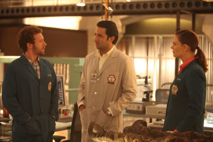 Brennan and Hodgins (TJ Thyne) question Jeffersonian intern Arastoo Vazir (Pej Vahdat) in “The Patriot in Purgatory” (Photo: Patrick McElhenney/Fox)