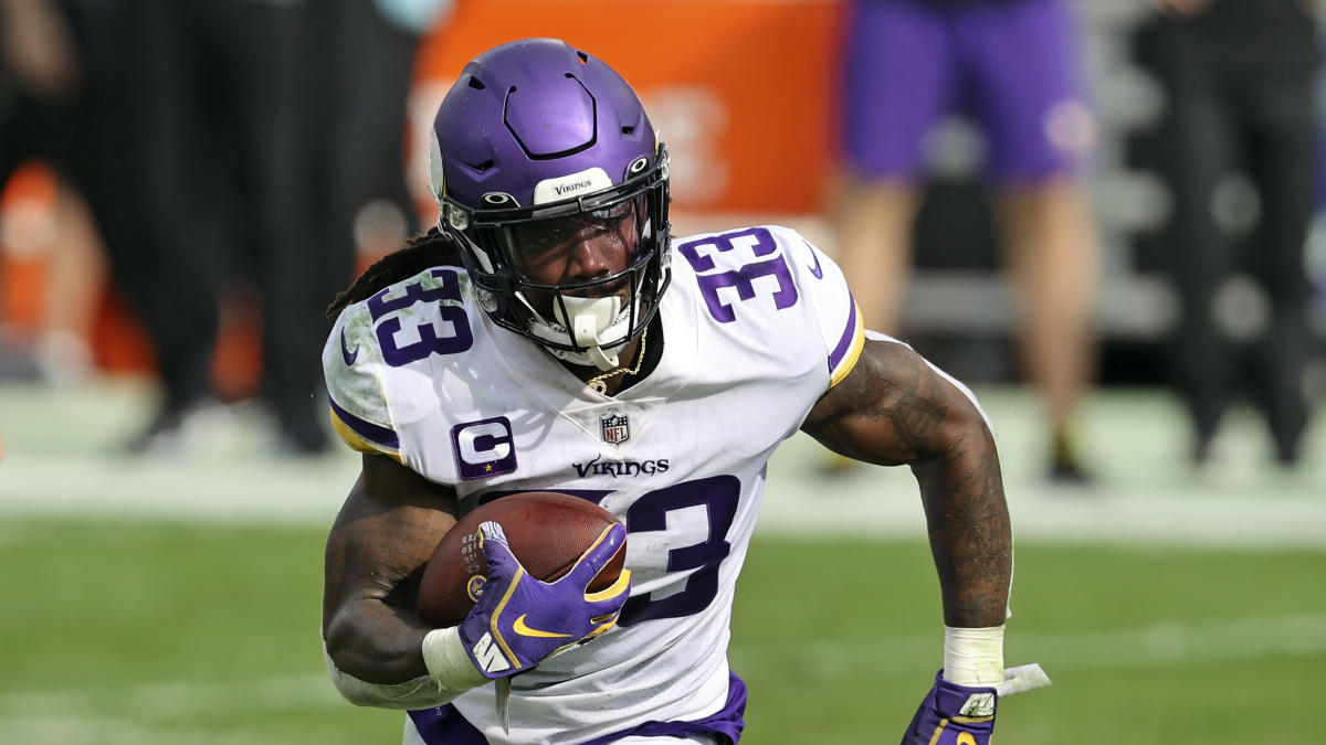 Vikings star Dalvin Cook fulfills promise to late father by