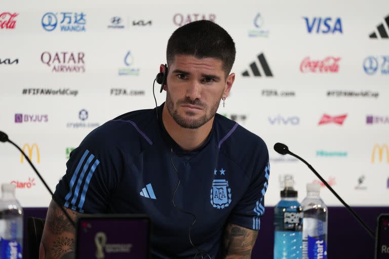 Rodrigo de Paul durante la conferencia de prensa del seleccionado argentino antes del match ante Australia, por los 8vos de final del Mundial