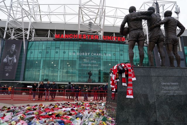 Sir Bobby Charlton Tributes – Old Trafford