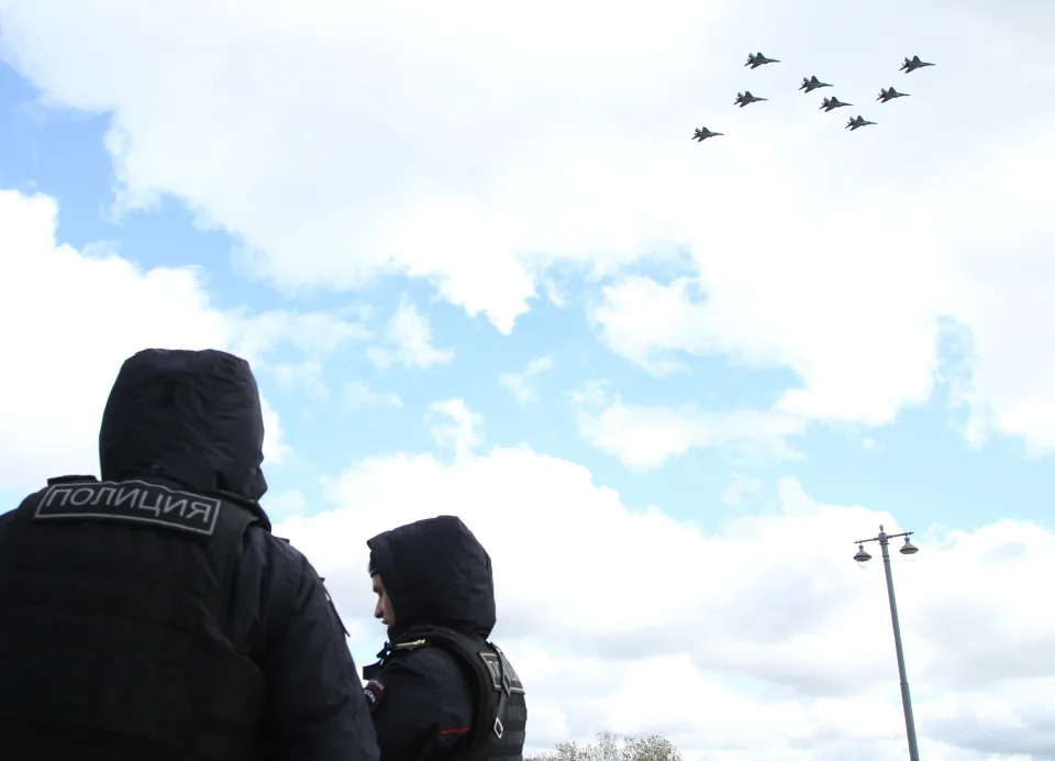 MOSCOW, RUSSIA - MAY 4: Russian jet fighters fly over the Kremlin on May 4, 2022 in Moscow, Russia. Rehearsals are underway as Russia prepares to celebate Victory Day on May 9. (Photo by Contributor/Getty Images)