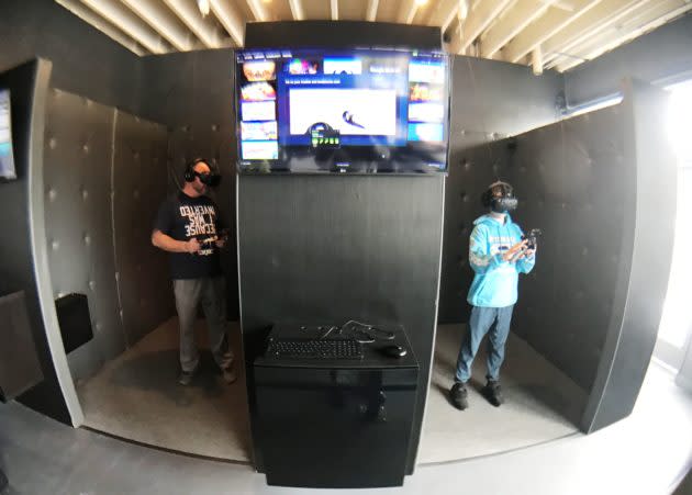 Side-by-side VR booths