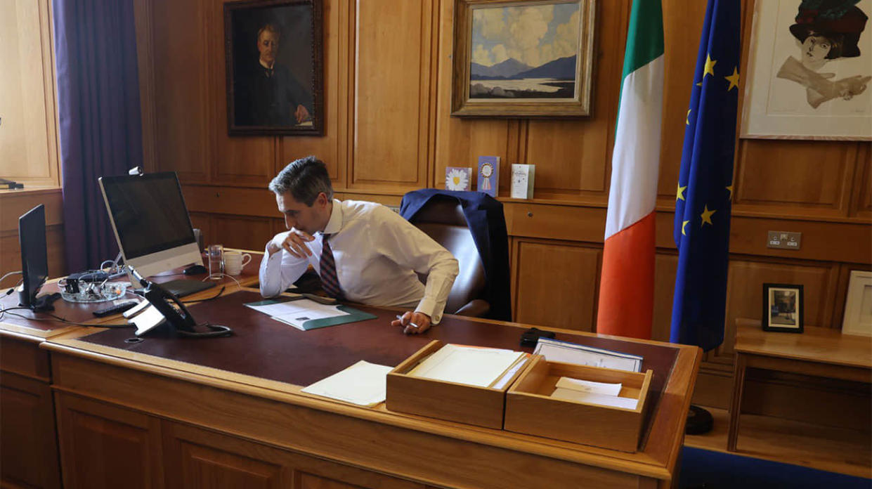 Simon Harris during phone call with Zelenskyy on 10 April. Photo: Simon Harris on Twitter(Х)