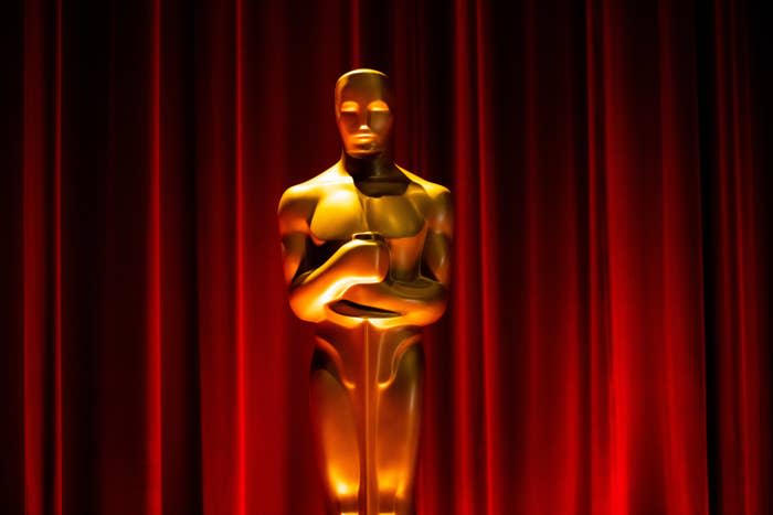 The Oscar statue