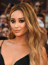 <p>The Canadian beauty rocked a smoky eye with a neutral lip created by Patrick Ta using all Charlotte Tilbury makeup while her newly blonde locks were styled in covet-worthy waves. <i>(Photo by George Pimentel/WireImage)</i><br></p>