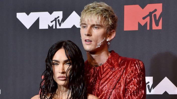 NEW YORK, NEW YORK - SEPTEMBER 12: Megan Fox and Machine Gun Kelly attend the 2021 MTV Video Music Awards at Barclays Center on September 12, 2021 in the Brooklyn borough of New York City. (Photo by Axelle/Bauer-Griffin/FilmMagic)
