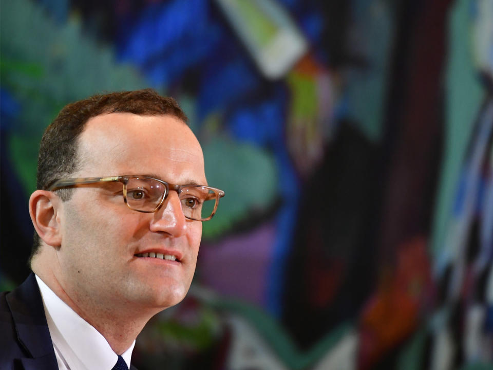 Die elektronische Gesundheitskarte ist in ihrer derzeitigen Form laut Jens Spahn nur wenig sinnvoll. (Bild-Copyright: Tobias Schwarz/AFP)