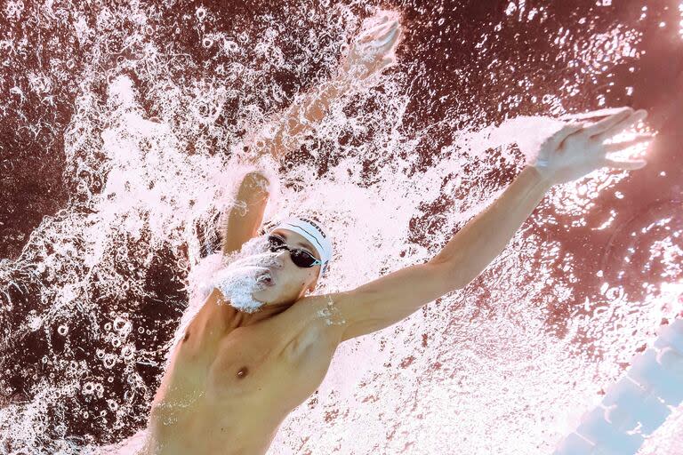 Una imagen bajo el agua del rumano David Popovici 