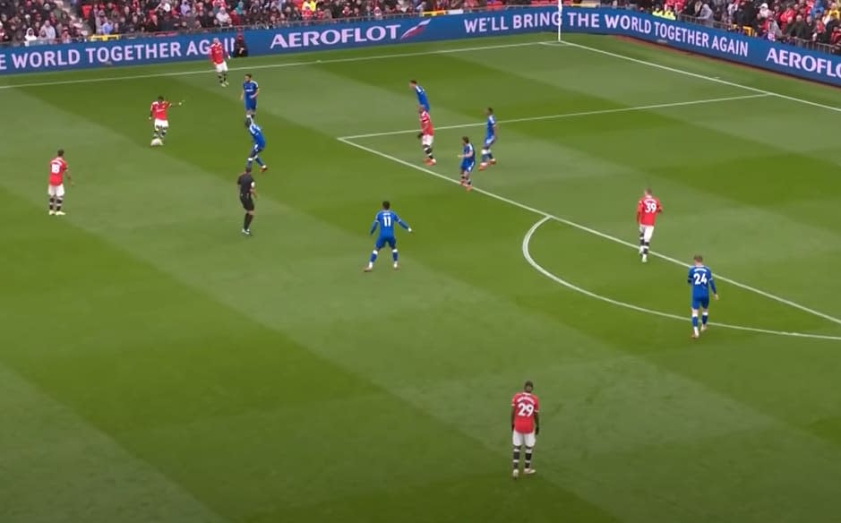 Fred crossing with McTominay in the box against Everton - EvertonFC