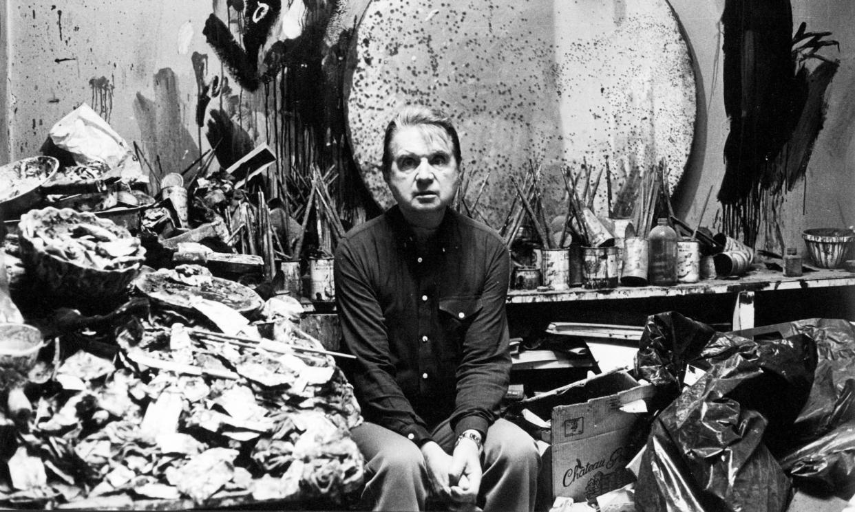 <span>‘He guarded his technical secrets by pretending that he randomly “sloshed” paint on to canvas’: Francis Bacon in his studio, 1980.</span><span>Photograph: Jane Bown/The Observer</span>