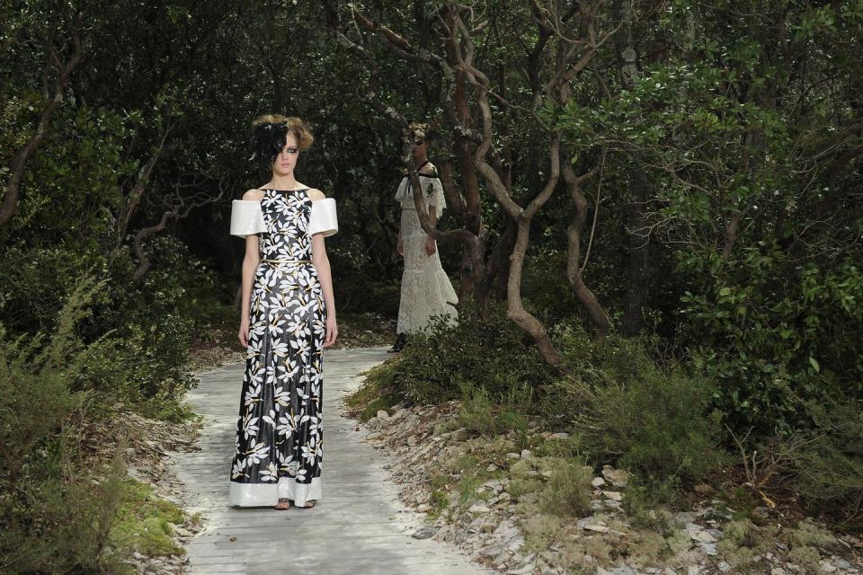 <p>Chanel Haute Couture Spring-Summer 2013</p>
