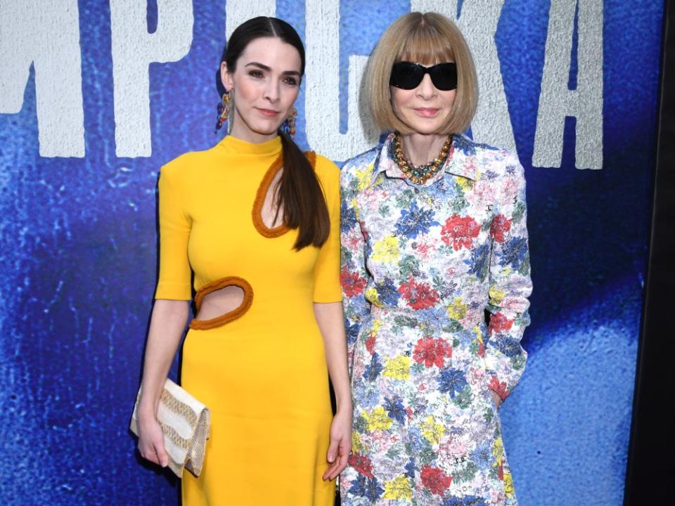 "Vogue"-Chefin Anna Wintour in Begleitung ihrer Tochter Bee Shaffer am Broadway. (Bild: Photo Image Press via ZUMA Press Wire)