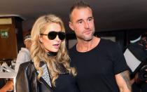 Bevor Philipp Plein (Bild, mit Paris Hilton) zu einem der umsatzstärksten Luxusmode-Designer Deutschland wurde, hatte er Jura studiert und zunächst Möbel produziert. "Wenn du als Fremder in eine Branche kommst, gehst du ganz anders an die Sachen heran, du machst sie neu und bist dadurch interessant", erklärte er gegenüber der "Welt" sein Erfolgsrezept. (Bild: Tristan Fewings/Getty Images)