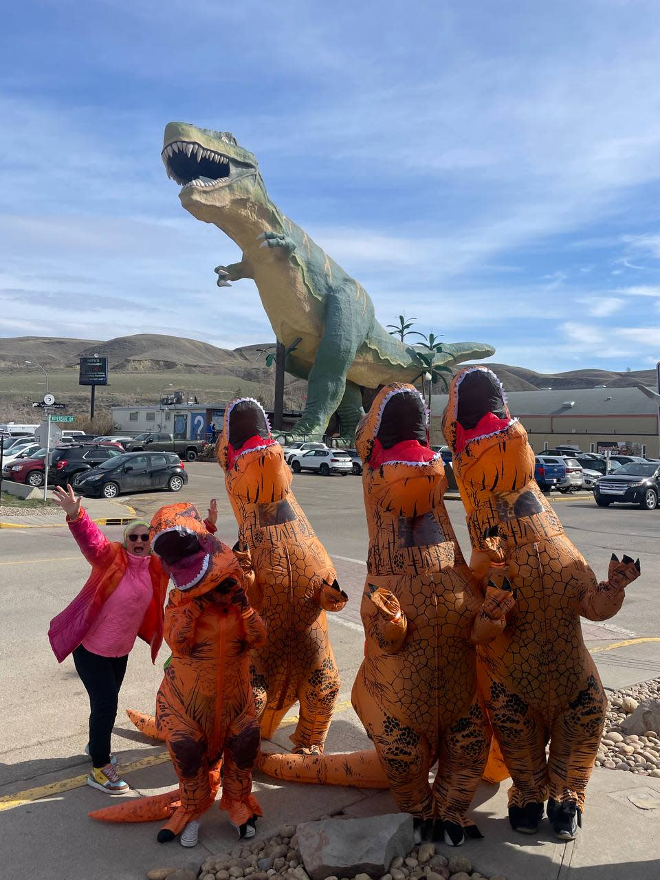 A family of dinosaurs in Drumheller hoping to breaking a world record.