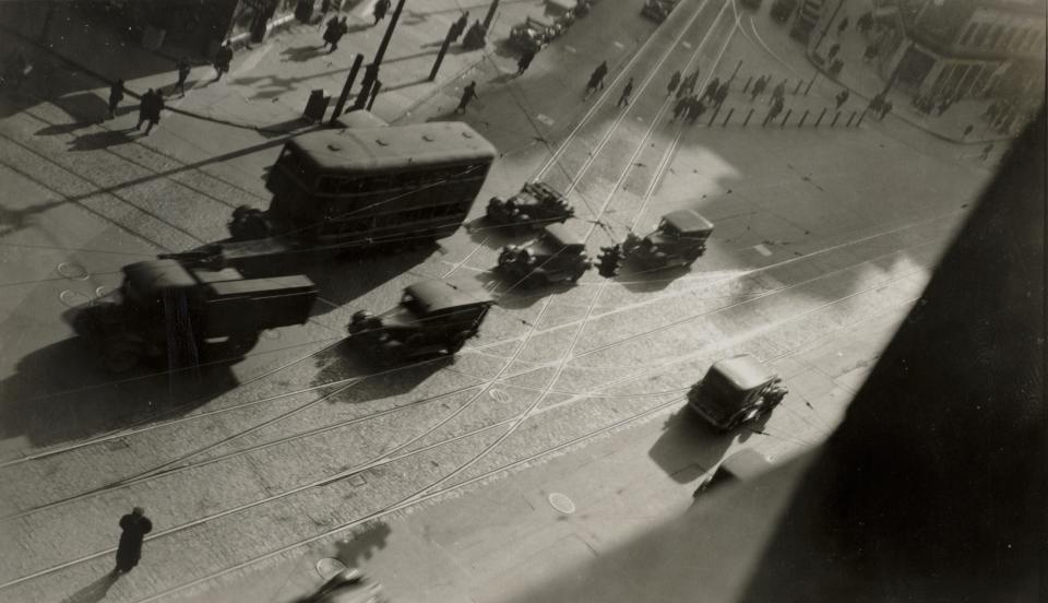 <p>Playhouse Square, Cleveland, c. 1935. (Photo: The Cleveland Museum of Art, Gift of Mark Bassett, 1999.138.) </p>