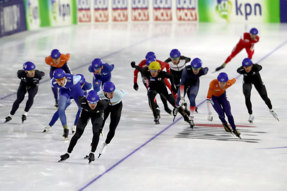 Skaters compete during the men mass start final on Day Two during the ISU World Cup Speed Skating at the Thialf on November 11, 2017 in Heerenveen, Netherlands.