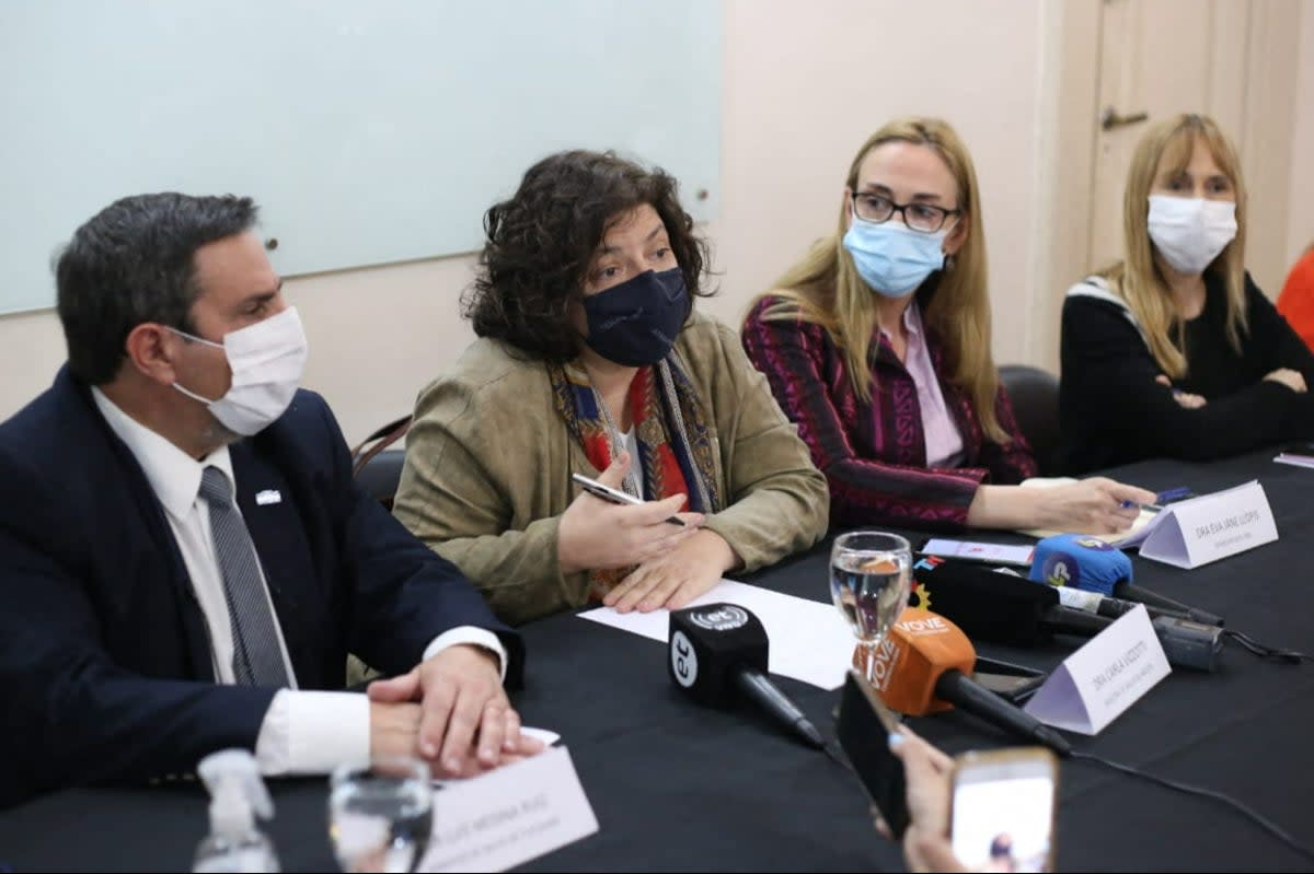 Argentinian health officials announce their findings (Tucuman Province Health Ministry)