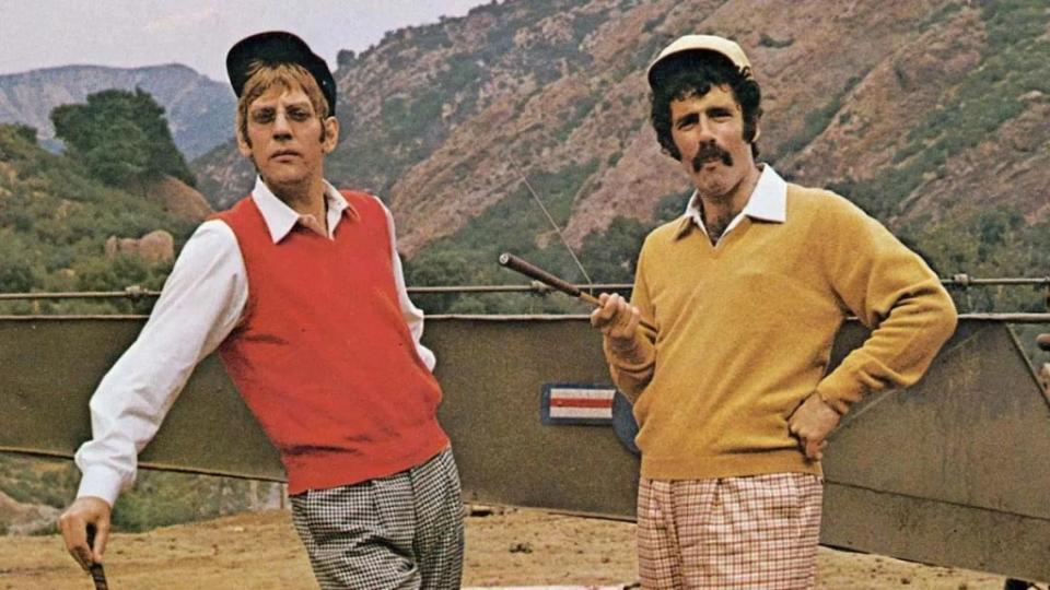 Donald Sutherland and Elliott Gould in "MASH" 