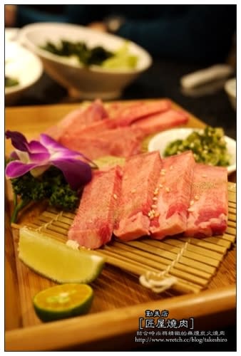 【台中散策食記】匠屋燒肉│勤美店：厚切和牛舌鮮脆銷魂~精緻桌邊代烤服務