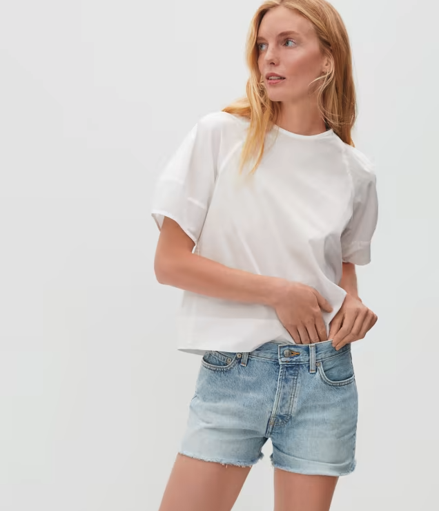 The Relaxed '90s Short. Image via Everlane.