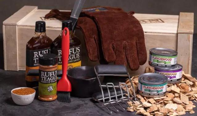 Jim Beam Grilling Essentials BBQ Bold N Spicy Gift Set Tongs Brush Sauce  New