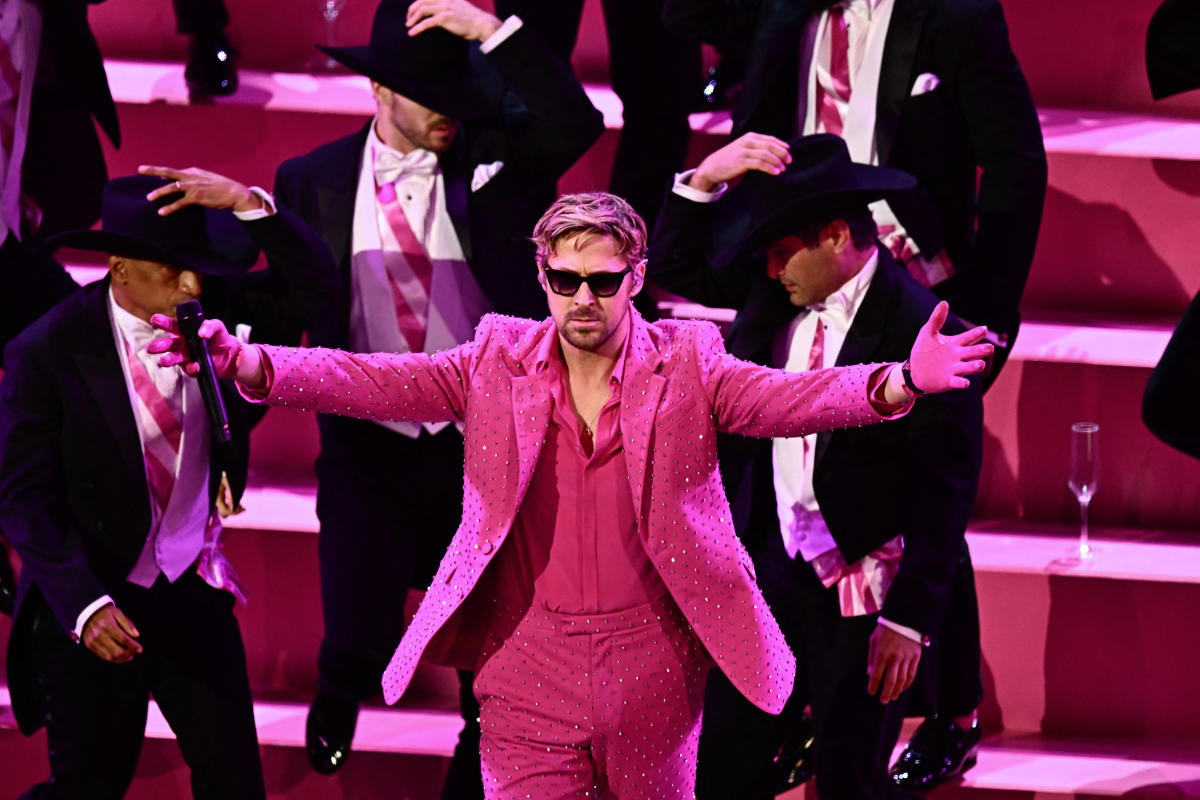 2024 Oscars Ryan Gosling's hot pink 'I'm Just Ken' performance