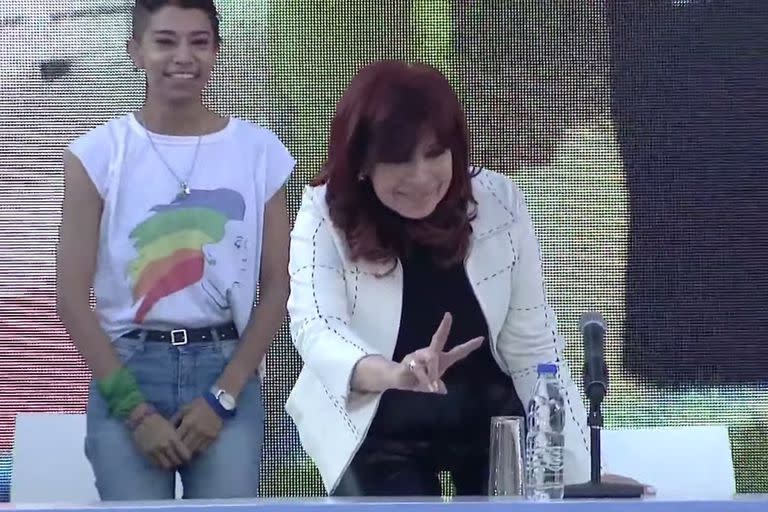 Cristina Fernández de Kirchner en el "Encuentro Nacional de Jóvenes de La Cámpora" en la exEsma