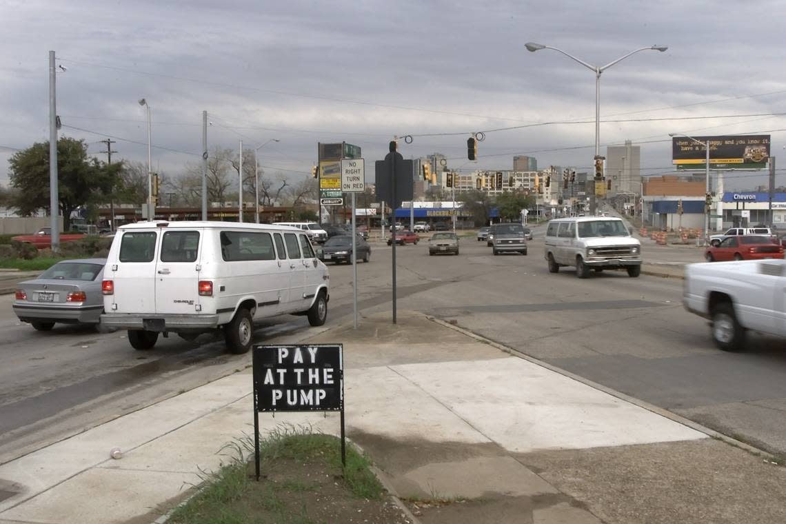March 14, 2001: An eastward view from the corner between West Seventh Street and Camp Bowie Boulevard. The corner was home to a gas station where today stands the modern triangular-shaped commercial building that’s part of Museum Place.