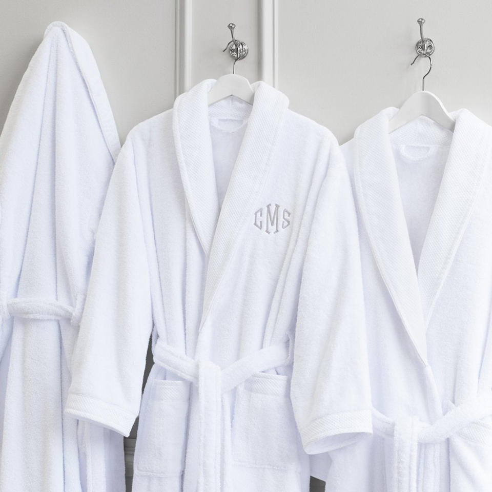 <p><a href="https://go.redirectingat.com?id=74968X1596630&url=https%3A%2F%2Fwww.craneandcanopy.com%2Fproducts%2Fwhite-plush-cotton-bathrobe&sref=https%3A%2F%2Fwww.housebeautiful.com%2Fentertaining%2Fholidays-celebrations%2Fg34417015%2Fpractical-gifts%2F" rel="nofollow noopener" target="_blank" data-ylk="slk:Shop Now;elm:context_link;itc:0;sec:content-canvas" class="link ">Shop Now</a></p><p>White Plush Cotton Bathrobe</p><p>craneandcanopy.com</p><p>$119.00</p><span class="copyright">Crane & Canopy</span>