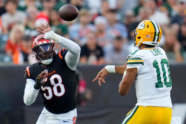 Cincinnati Bengals defensive end Joseph Ossai (58) runs for the