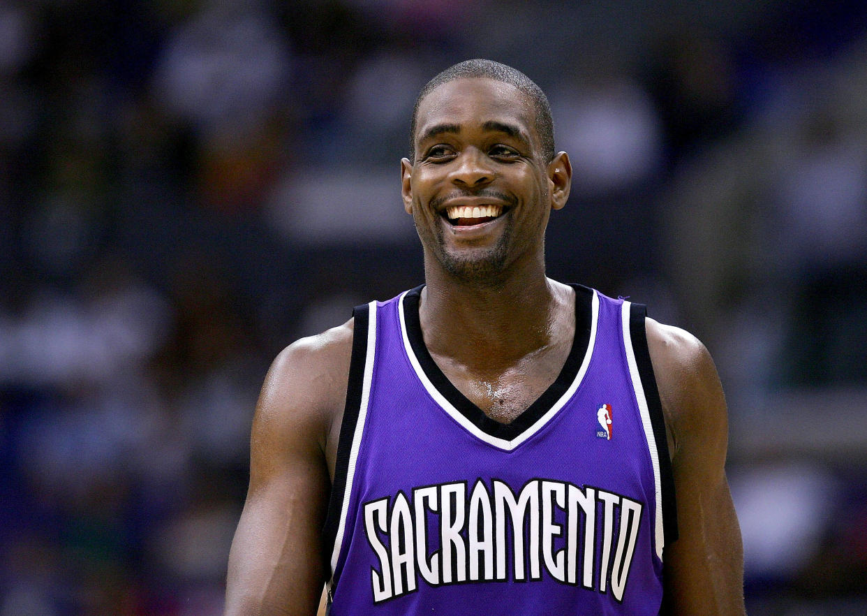 Chris Webber, shown during a 2005 game, will be inducted into the Naismith Memorial Basketball Hall of Fame on Saturday despite never winning a championship. (Lisa Blumenfeld/Getty Images)