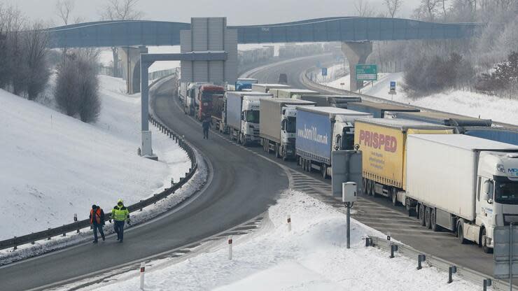 Der Ost-Ausschuss warnt vor den Grenzschließungen nach Osten. Foto: dpa