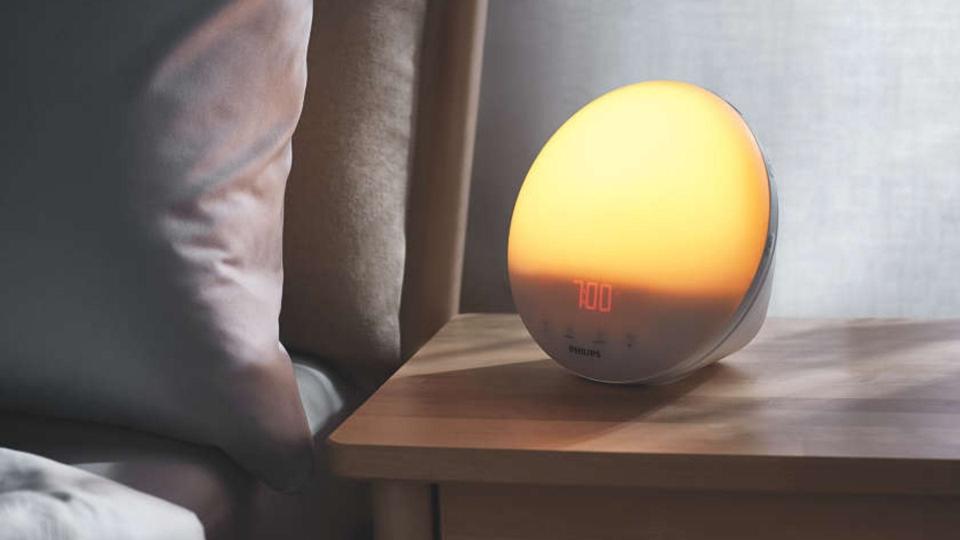 The Philips SmartSleep Wake-Up Light brings the soothing feeling of sunrise to your bedside table.