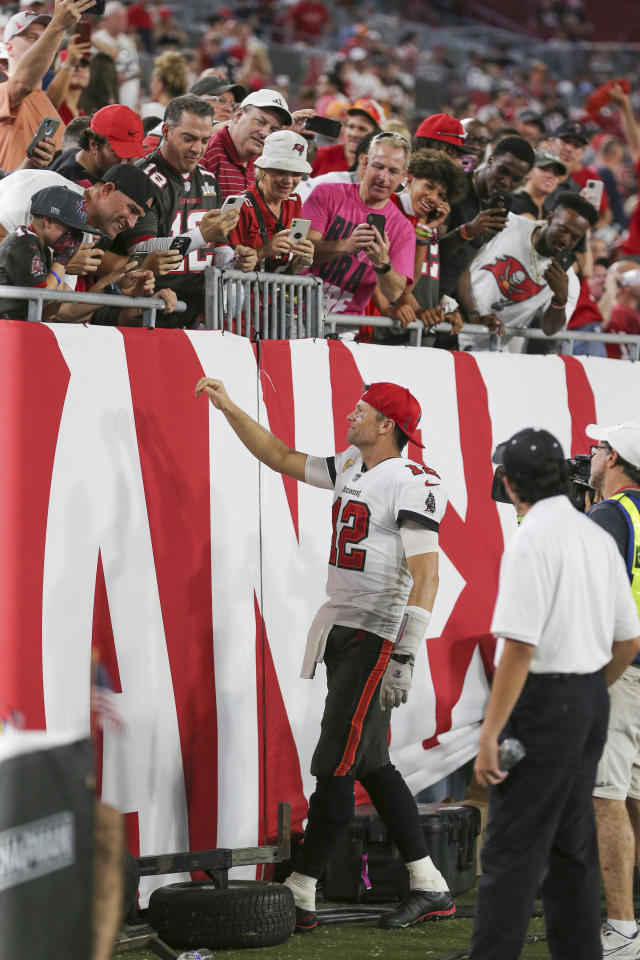 Tom Brady meets young cancer survivor after historic performance - The  Washington Post