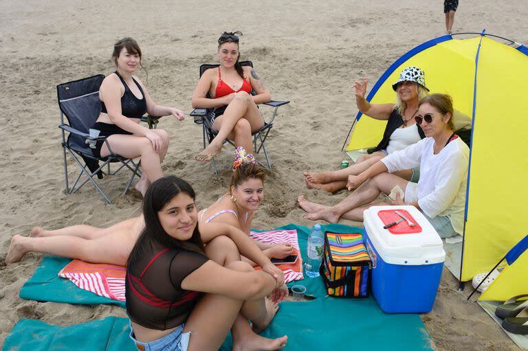 Mercedes y su familia vinieron cuatro días a Pinamar para pasar Año Nuevo desde Merlo, San Luis