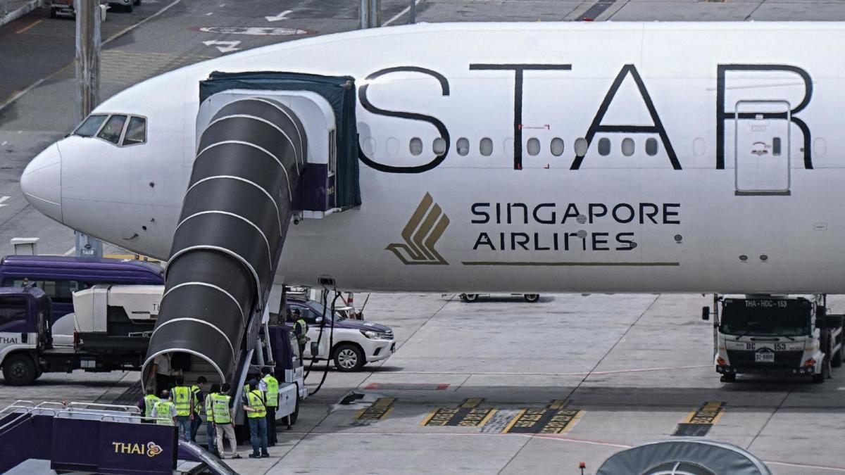 Severe Turbulence on Singapore Airlines Flight Leaves 21 Passengers Injured and One Person Dead