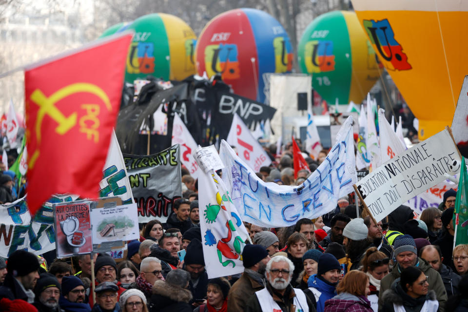 À PARIS LE CORTÈGE A RASSEMBLÉ 350.000 À 400.000 PERSONNES, SELON LA CGT