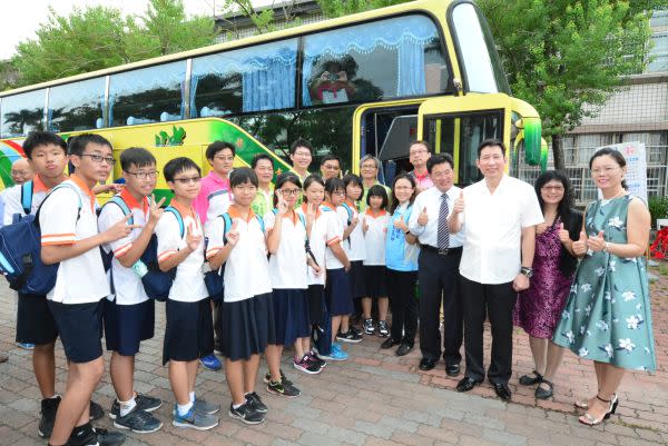 維護學生安全 彰化首度啟用通學交通車