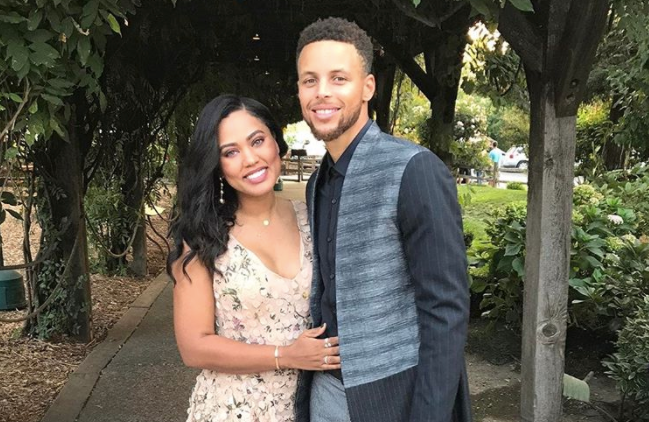 Ayesha and Stephen Curry coupled up for a friends’ wedding over the weekend. (Photo: @ayeshacurry/Instagram)