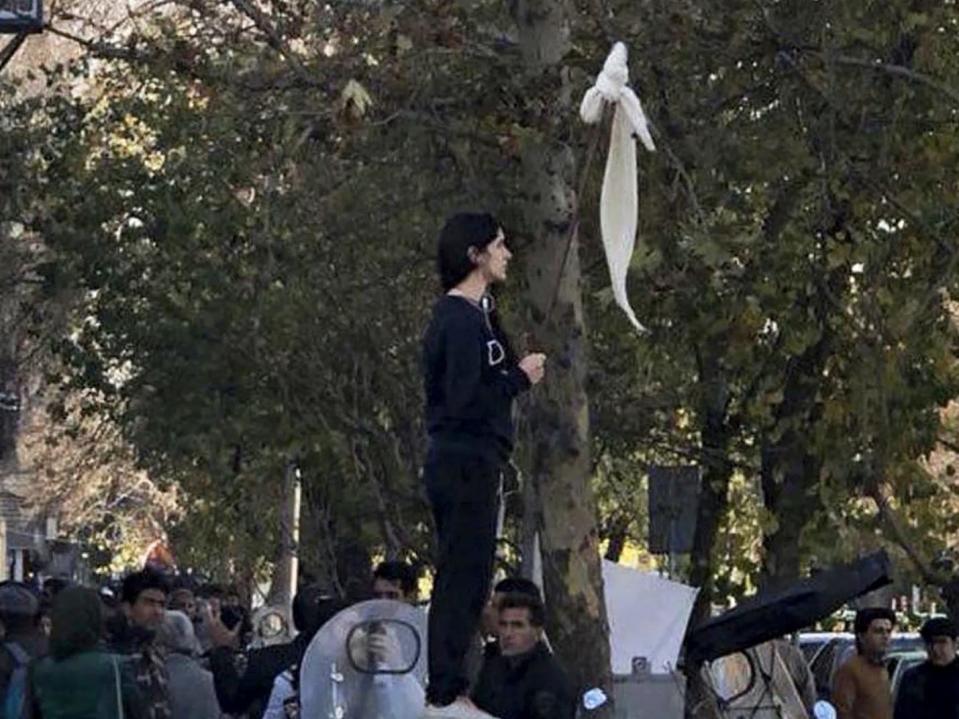 Vida Movahed protested compulsory veiling in December 2017 by raising her white headscarf.