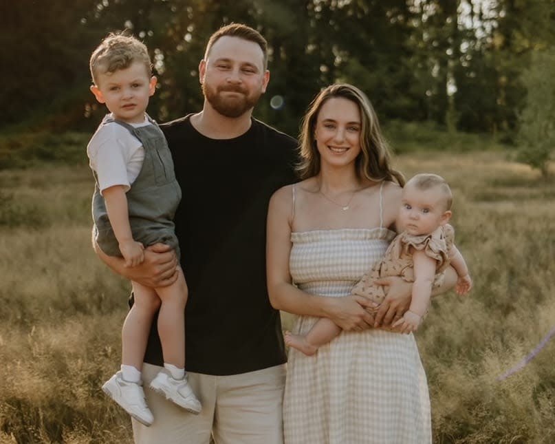 Derek and Amber Seegar with their children, Hendrik and Ava. (Image courtesy of Amber Seegar)