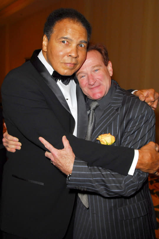 <p>Muhammad Ali and Robin Williams during Muhammad Ali’s Celebrity Fight Night XII – Inside at JW Marriott Ridge Desert Resort in Phoenix, Arizona, United States. (Photo by M. Caulfield/WireImage for PMK/HBH)</p>