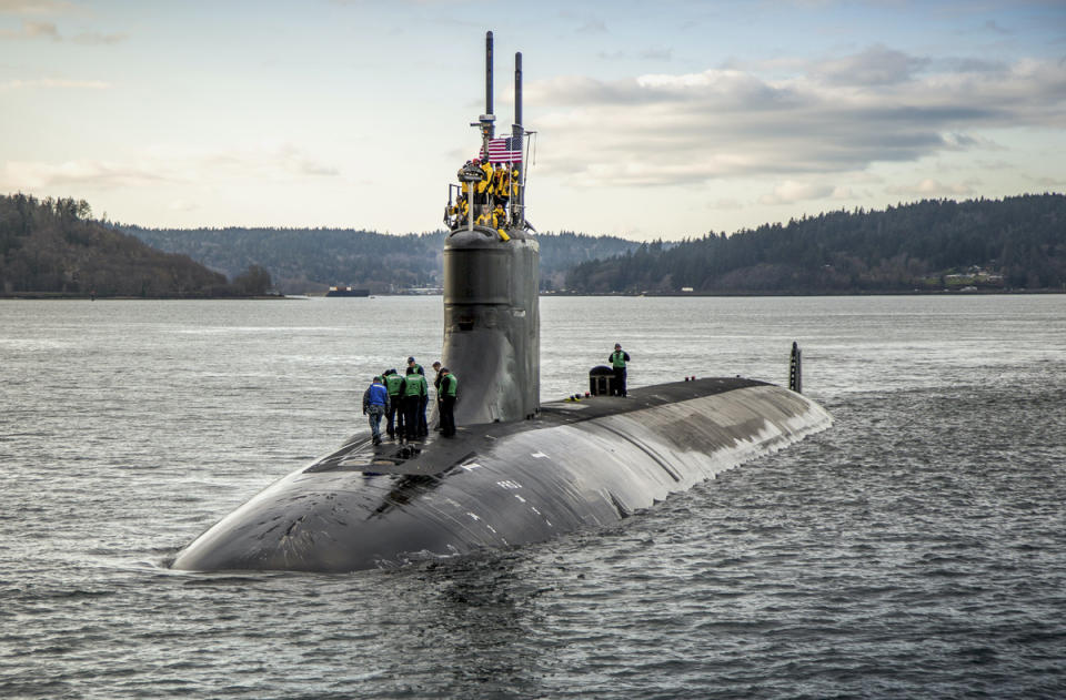 美海軍海狼級核動力潛艦康乃狄克號，儘管能依靠聲納系統收集環境情報，2021 年 10 月仍於南海撞擊海底山脈毀損。   圖：取自@USNINew