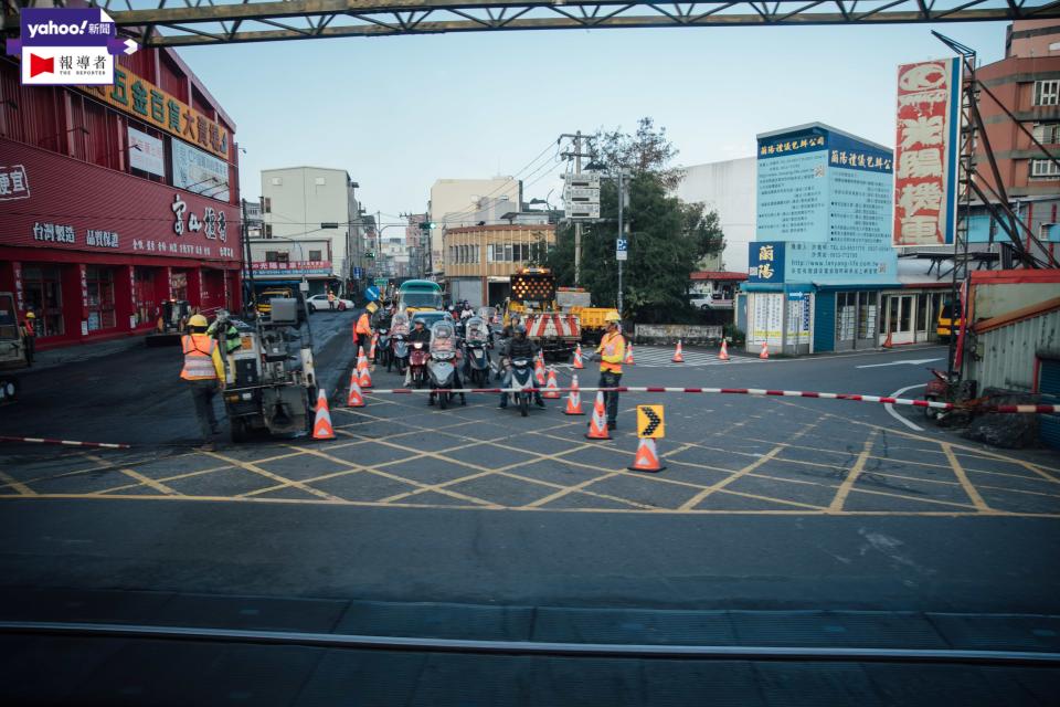 鐵路立體化建設，主要還是考量平交道安全與都市縫合。（攝影／余志偉） 